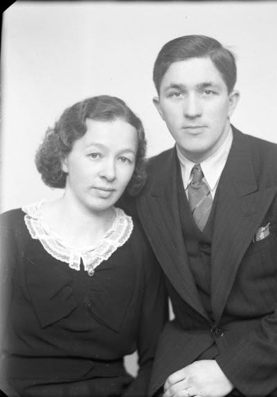 Porträtt av ett par. Ateljefoto.