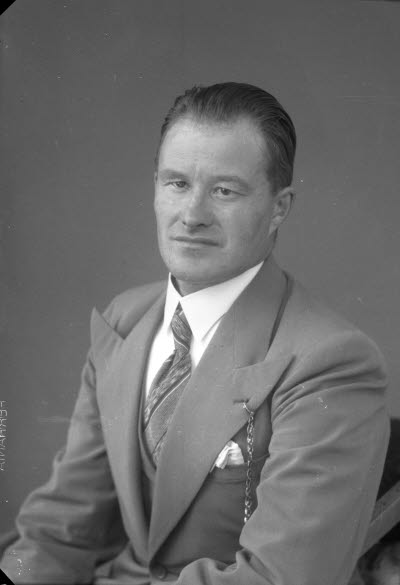 Porträtt av en herre. Ateljefoto.