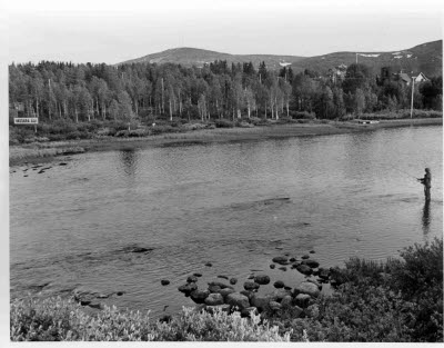 Fiskare vid Vassaraälven; Vassara älv, Gällivare.