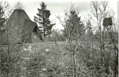 Kaitumkapellet; Kaitum kapell, Kaitum,Gällivare. Kapellet byggdes 1964 på initiativ av Anders Labba, för att hedra Dag Hammarskjöld. 
