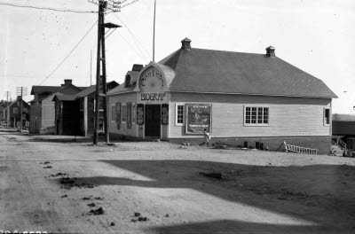 Kaptensvägen/Hertiggatan; Centralbiografen senare Roxy.