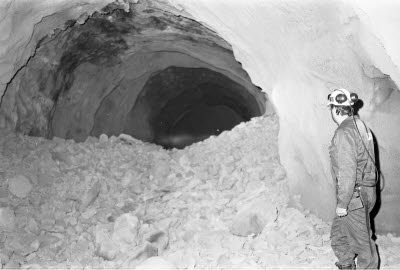 Natten mot den 9 mars 1993. Genomslag i snedbana 600-815 m nivån,730 m.avv,t.h.i bild Jan Olsson.