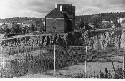 Malmberget. Gropen; Kaptensgropen, Centralskolan, Focushuset.