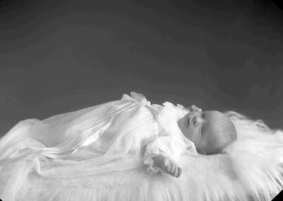 Porträtt av ett barn. Ateljefoto.