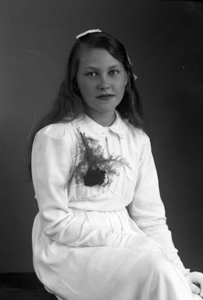 Porträtt av en flicka. Ateljefoto.