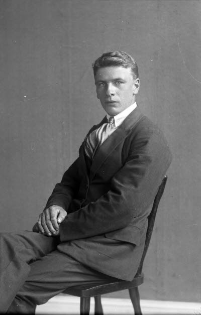 Porträtt av en herre. Ateljefoto.