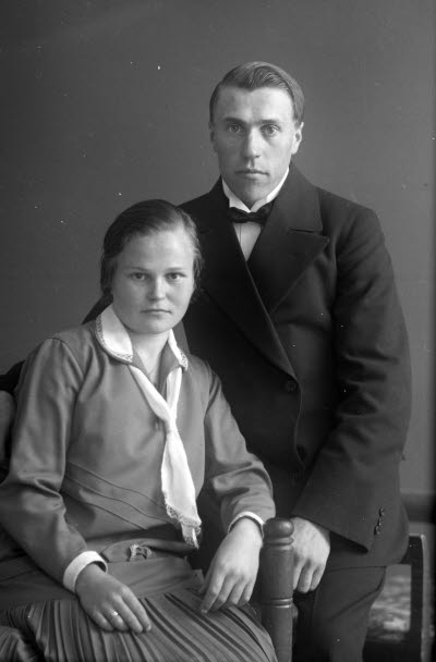 Porträtt av ett par. Ateljefoto.