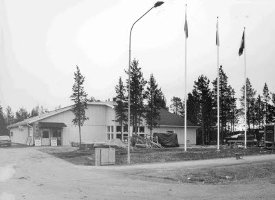 Servus; Konsumbutik. Norra Bussgatan, Tallbacka, Malmberget. Nuvarande El & Kraft i Malmfälten AB.