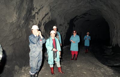 Näringsminister Per Westerberg på besök hos LKAB i Malmberget 1994-08-16.