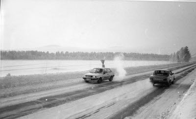 Nuolajärvi, Gällivare. Personbilar; t.v. Tänstebil Norrbottens Kuriren.