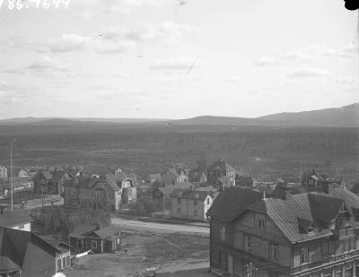 Tingvallsgatan med Wiklunds, senare Pedersens hus.