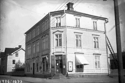 Risbergs fastighet, speceri- och matvaruaffär.