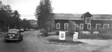 Hedmanska lagerbyggnaden, Västra Kyrkallén, Gällivare, före rivningen i Juni 1983.