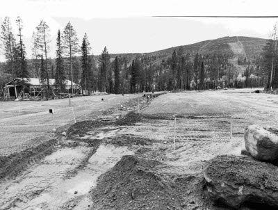 Byggnad; klubbstuga? Dundret?