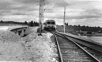 Rälsbuss; tåg. Järnväg. Kaitum?