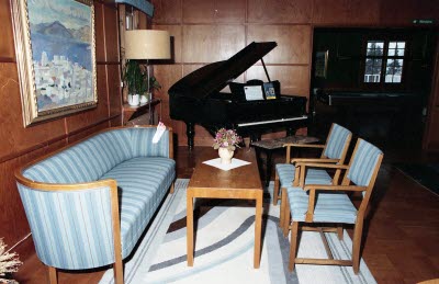 Möbler på Bolagshotellet.