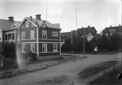 Skolgatan/Tingvallsgatan; Pedersens hus.