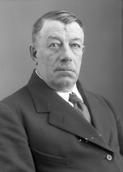 Porträtt av en herre. Ateljefoto.