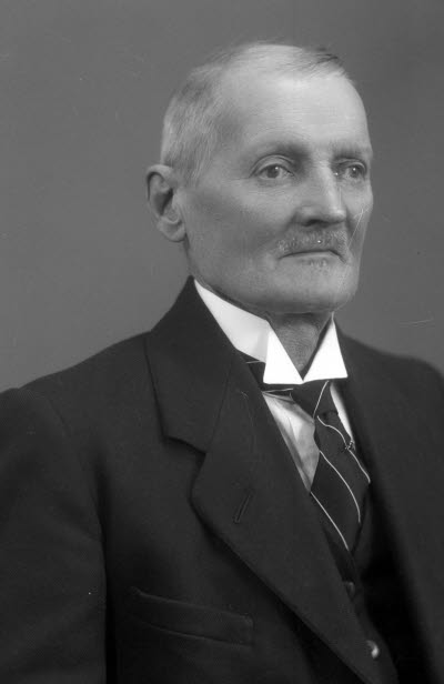 Porträtt av en herre. Ateljefoto.