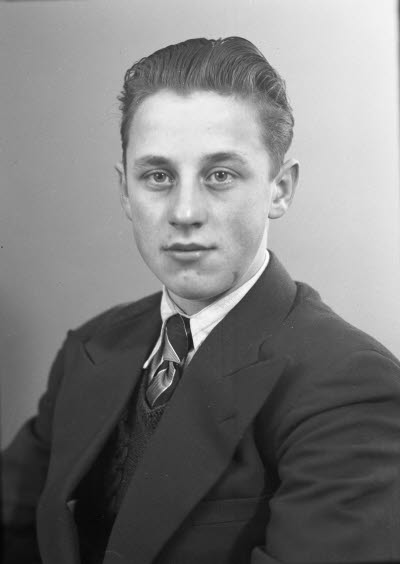 Porträtt av en herre. Ateljefoto.