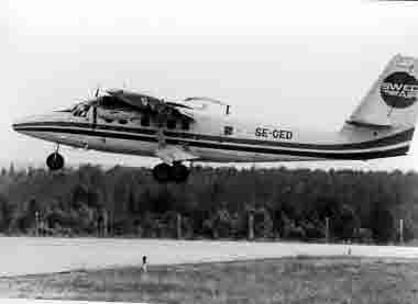 Flygplan. Swedair lyfter från Gällivare flygplats.