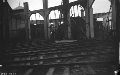 Lokstall under byggnation.