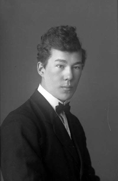 Porträtt av en herre. Ateljefoto.