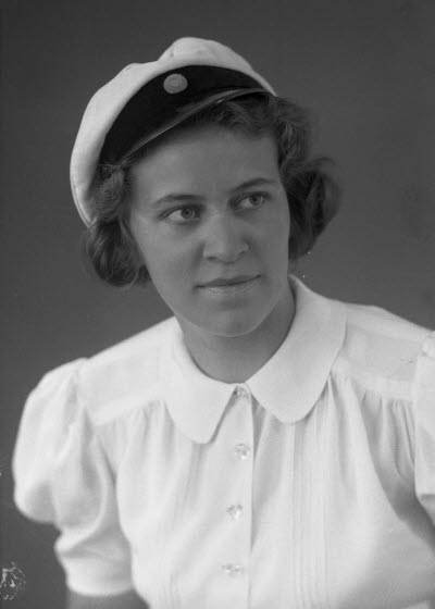 Porträtt av en flicka. Ateljefoto.