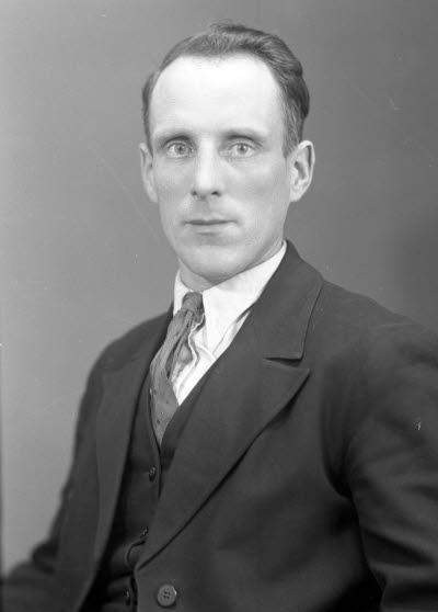 Porträtt av en herre. Ateljefoto.