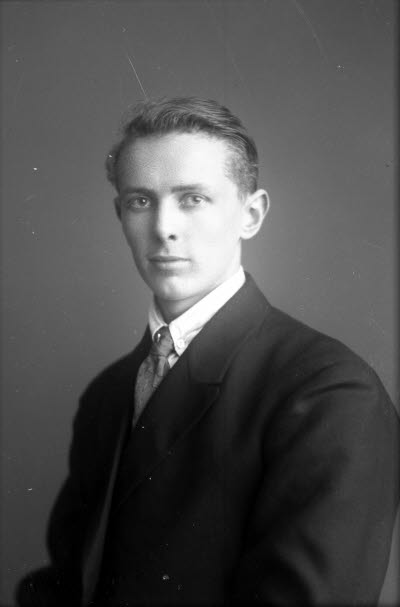 Porträtt av en herre. Ateljefoto.