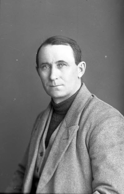 Porträtt av en herre. Ateljefoto.