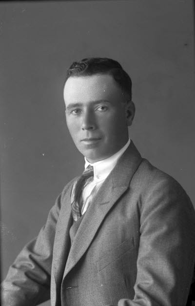 Porträtt av en herre. Ateljefoto.