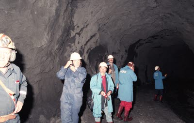 Näringsminister Per Westerberg på besök hos LKAB i Malmberget 1994-08-16.
